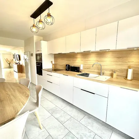 Vezelay 3 Luxury 3 Bedrooms, By Welcome To *