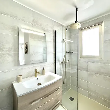 Apartmán Vezelay 3 Luxury 3 Bedrooms, By Welcome To